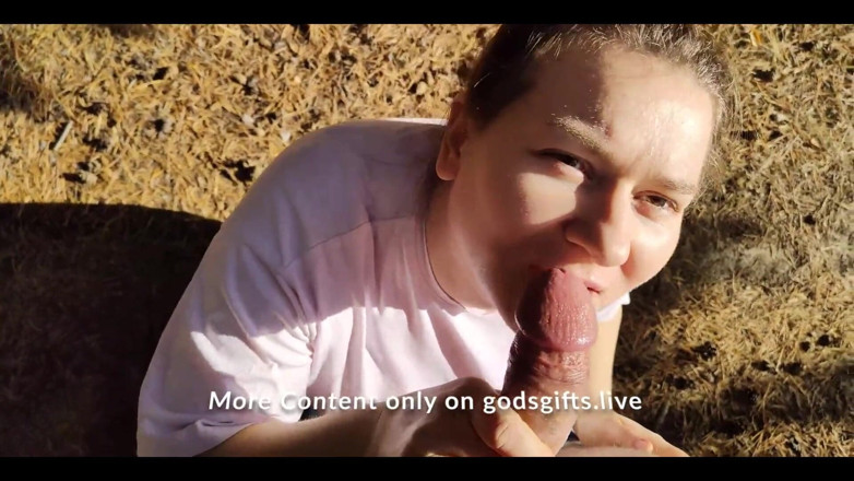 Godsgifts1: 공원에서 섹시한 딥쓰롯과 입에 사정