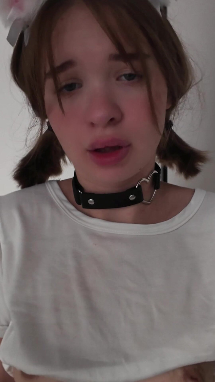 xKeryB: Yaramaz Üvey Kız Kardeş Işten Önce Arkadaşını Sikiyor Ve Amına Boşaltıyor - Alina...