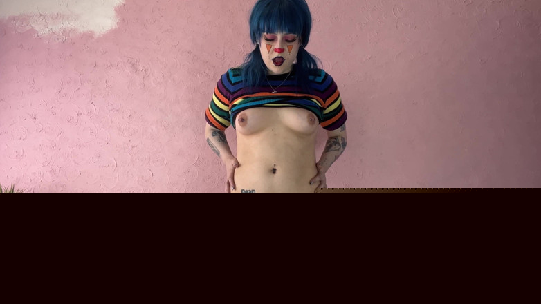 Alice Bean: Cewek sange ini kencing di lantai!