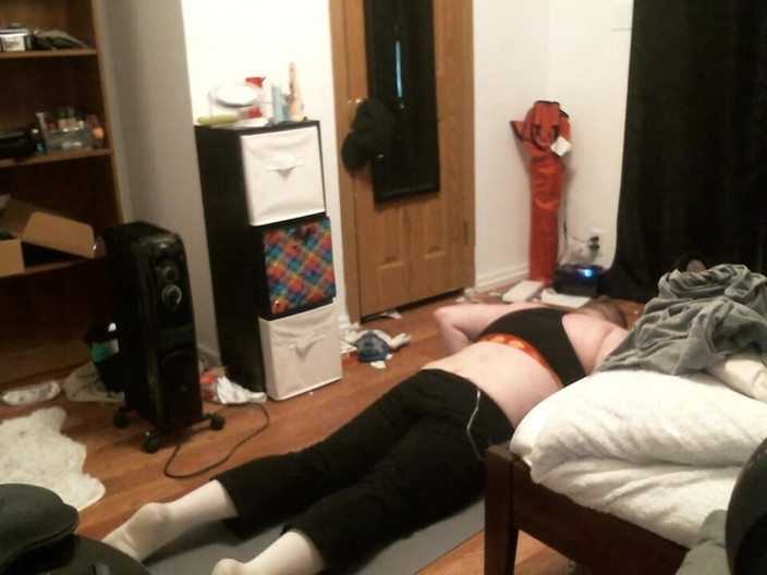 Roxxie rae page: Bullet rung cảm yoga