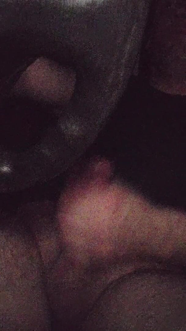 Incredible Dick: Збуджений хлопець дрочить у вантажівці
