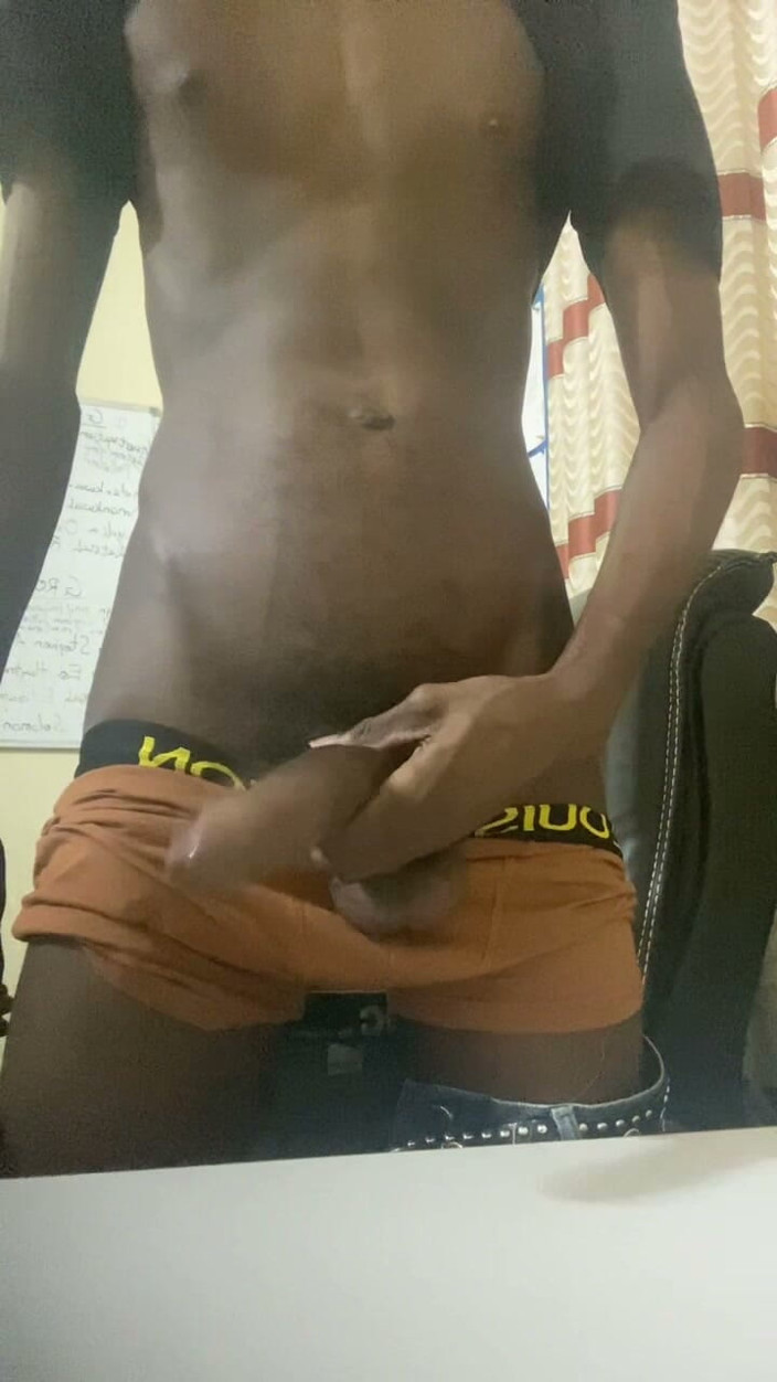 Slimniqqa: BBC Jerking off in the Office