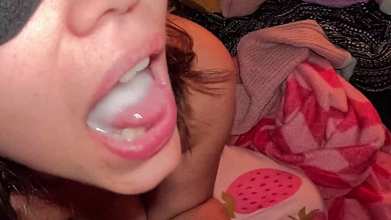 Chu-Chubi: Close up - mani muncrat dan telan sperma