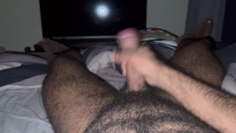 Wesley Fudedor: Hairy Black Man Jerking off Before Bed