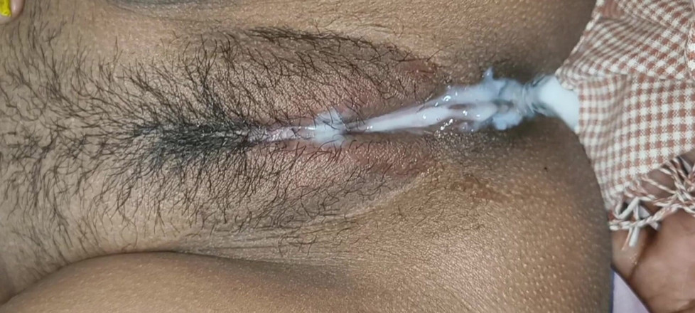 NishaKumari009: Stiefbroer-schoonbroer laat water in poesje achter, harde kern Indische Desi...