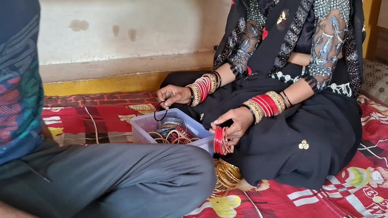 seema: Un beau-père a quitté sa jeune belle-fille avant de rentrer...