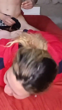 La ragazza latina subisce il sesso anale