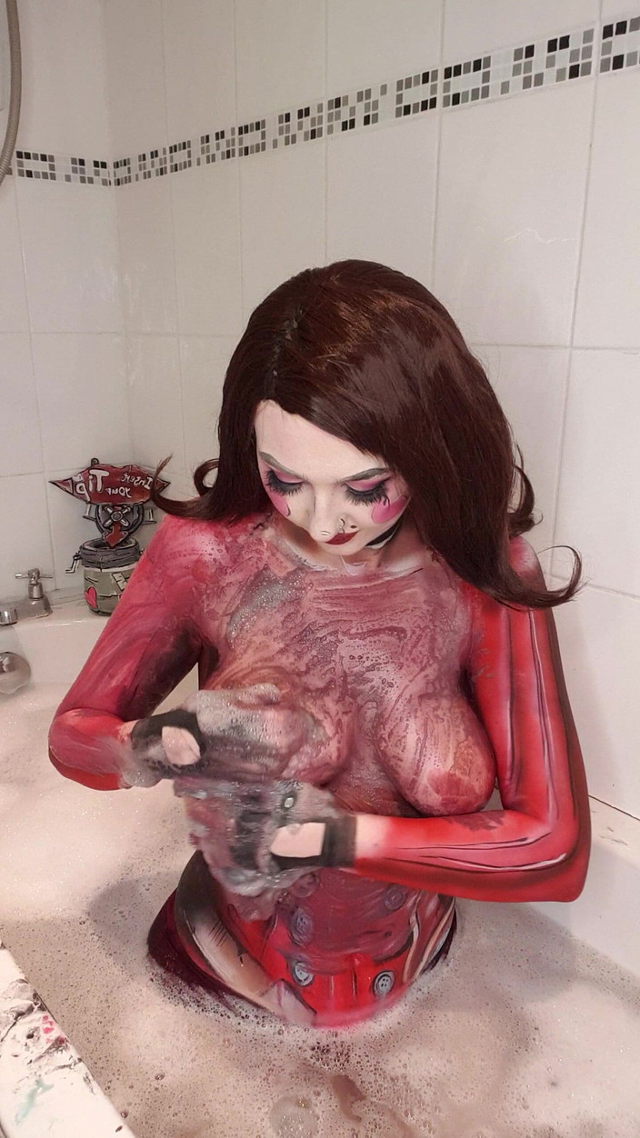 Em Yang: Mad moxxi rimozione di vernice per il corpo disordinato in...