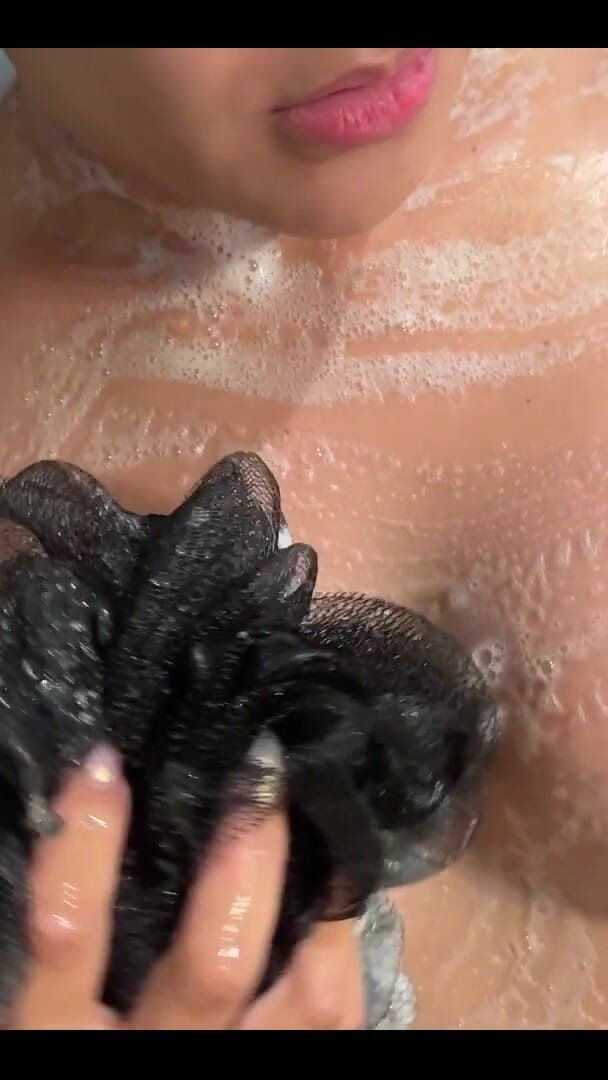 hotwifecandireign: Tits in Foam