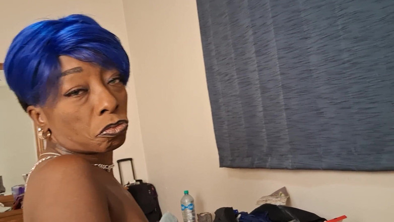 Trapper Woodstock: Blue Nasty Lipstick Face Fuck