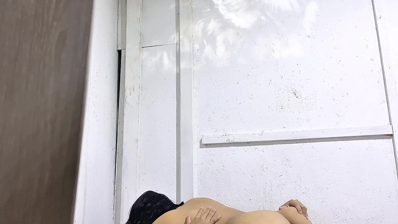 Armando Vicente: 与饥渴的菲律宾女郎一起用iphone拍摄性爱，他骑乘她继兄弟的鸡巴，他舔她的屁股