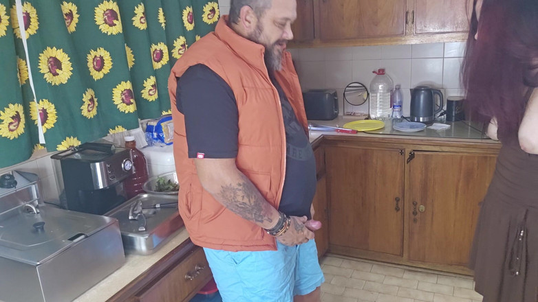 Sparowdox: Quickie Kitchen Fuck