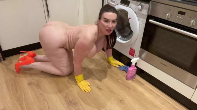 Sophie James: Soția trad cu fetiș cu mănuși din latex imploră spermă...