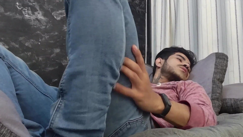 StephanosVerentt: Porn izliyorum.