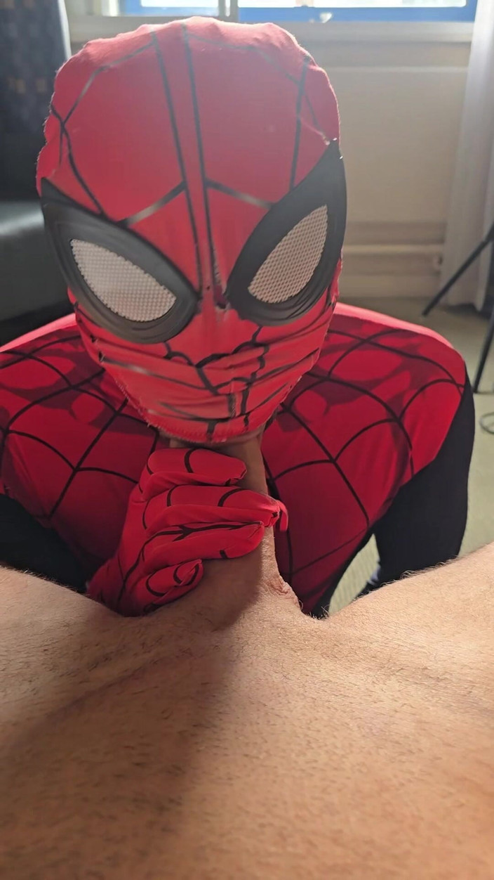 Troy White UK: Spiderman saje velkého tlustého ptáka!
