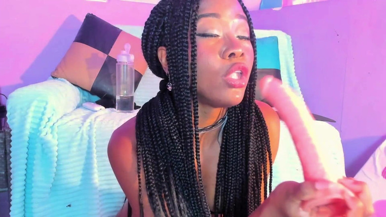 Gaia Gatex: Sumisa De Rdillas Mamando