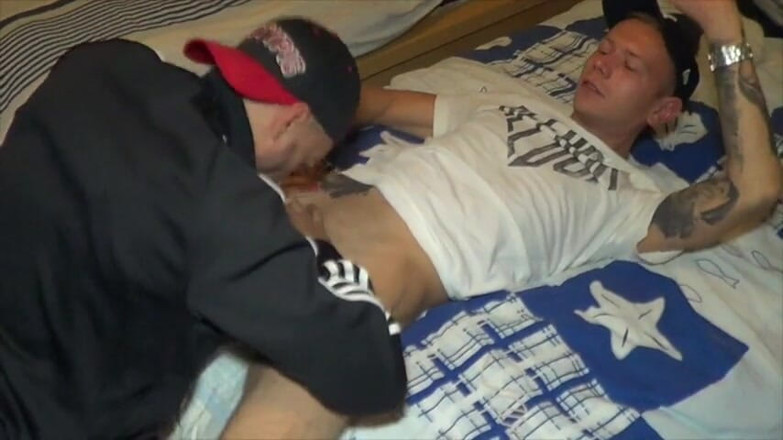 Gaybareback: 2 kontol xxl ngentot tanpa kondom