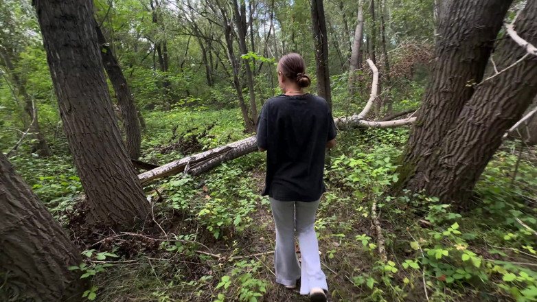 HomeVideoLive: She Lured Him Into the Woods to Fuck Her.