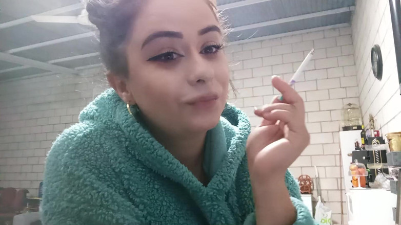 fartingclub01: 私はぬいぐるみのパーカーを着て喫煙します