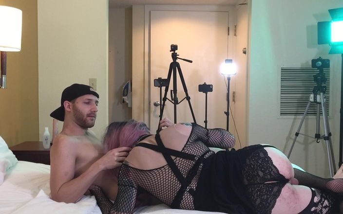 Jake Grand the man: Goth Crossdresser Jade Madison kouří péro - kompilace 7