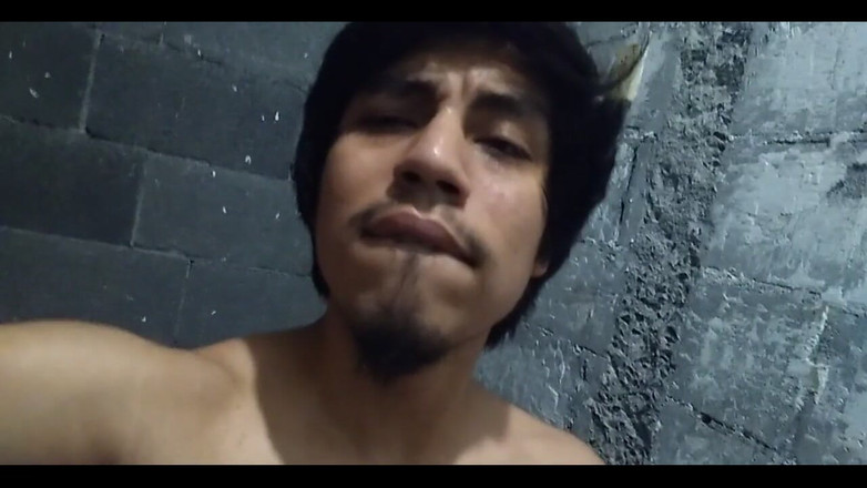 Alex Alejandro: Sweating Extreme in Bathroom