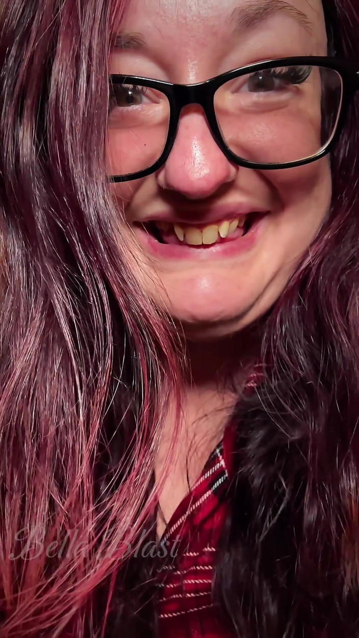 BellaBlast: Boğazından aşağı 2: uğursuz bir ayak derin gırtlak bağlılığı: bella blast...