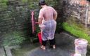 SAFI-SEXY: Vedo la mia ragazza fare il bagno dopo il quale...