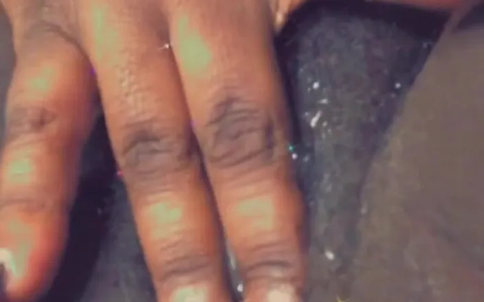 Juicy the houdini: She Glistening