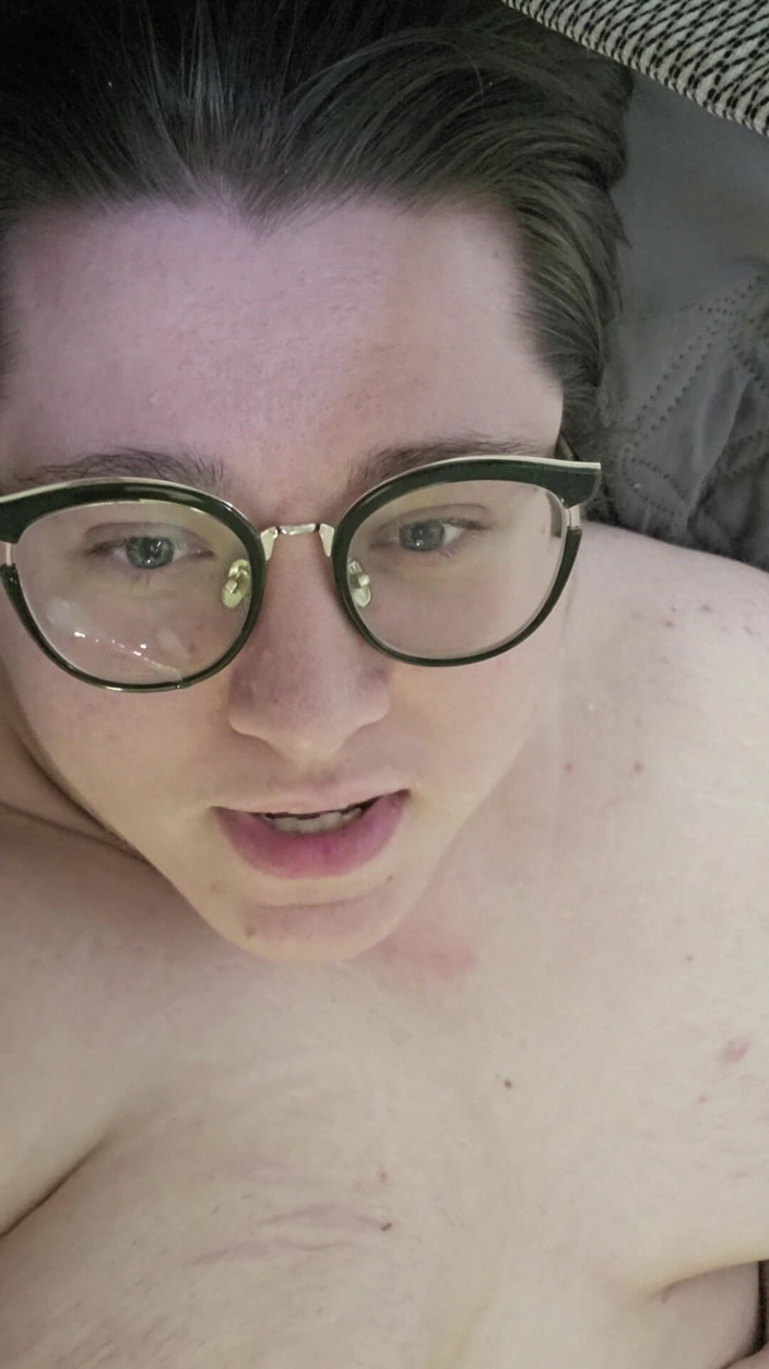 puppyrolls: Отримую гарний, гарячий камшот на моєму обличчі!