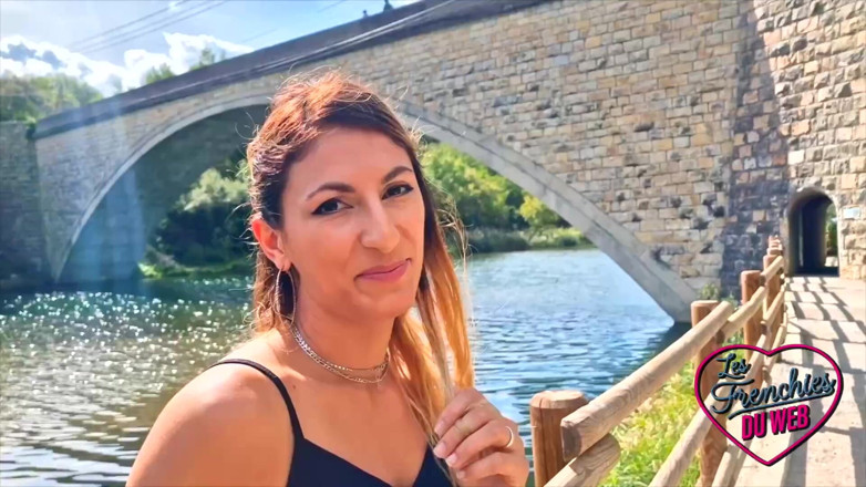 The Frenchies of the web: Stella, una sottomessa che adora farsi scopare la bocca