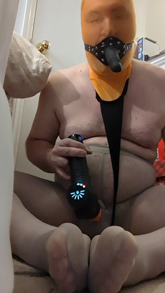 Phmann4u: Оргазм Валентина в бондаже в колготках