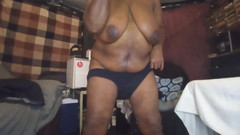 Chuck and Rob Doe: La signora Freaky Og si cambia nella tenda