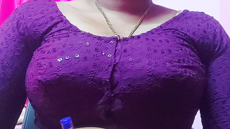 Desi Mohini: Hintli ateşli öğretmen öğrenci tarafından tek başına seks yapıyor