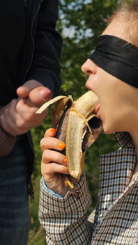 Gör mig inte arg! Min bästa vän fuskar på mig utomhus på Bib Black Bbanana 2025 Smakspel fusk igen