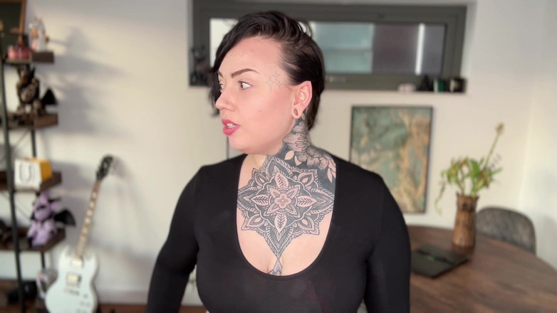 Miss Valentina: 私の家庭を壊す告白