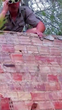 Gorąca czwórka z napalonym nastolatkiem na zewnątrz zerżnięta w dupę