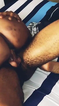 음란한 창녀처럼 가장 친한 친구를 따먹는 섹시한 남자