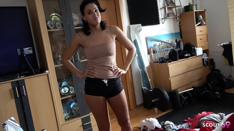 Scout69: ドイツ人の彼女が浮気しているところを捕まえ、FFMの3人組に加わる