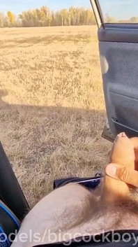 Zwei Femboys Ficken Wie Schlampen Hart in Der Öffentlichkeit in Der Nähe Der Strecke, Sperma in Ihren Mund Und Ärsch