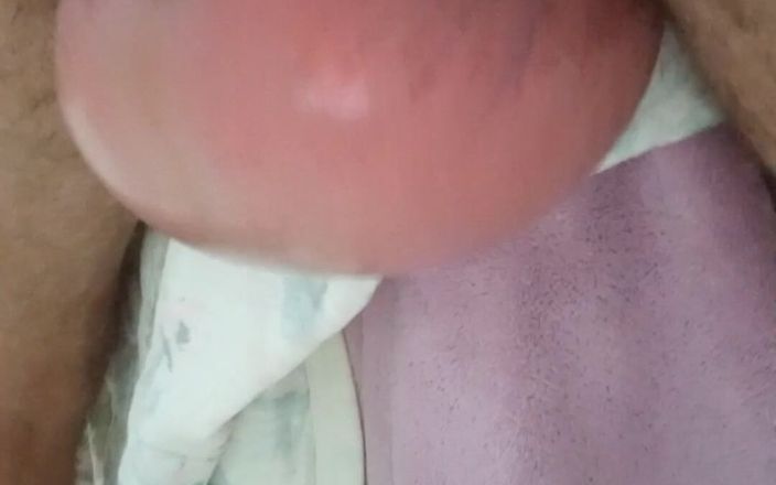 Lion big balls: Handjob