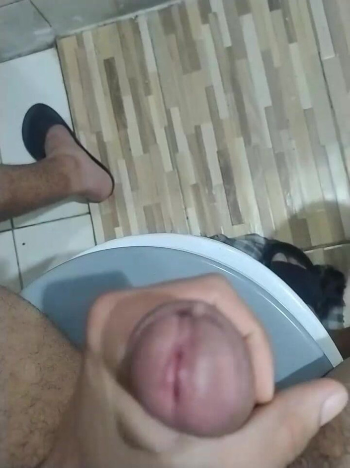 Virtual ToyBoy: Handjob Di Bilik Mandi Tersembunyi