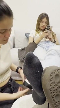 Ženy mají orgasmy po masáži nohou olejem