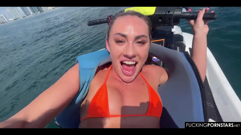 Maximo Garcia: Jetski POV šukání s divokými Mackenzie Mace a vodními hlídači. Miluji...