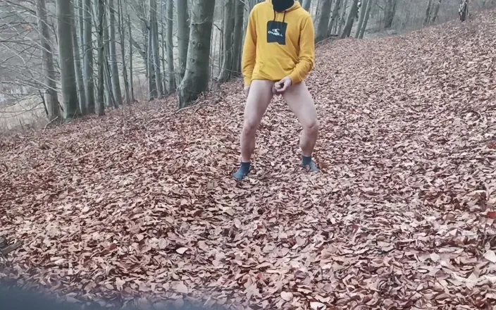 kickerscooter: Real Male Amateur Outdoor Masturbation
