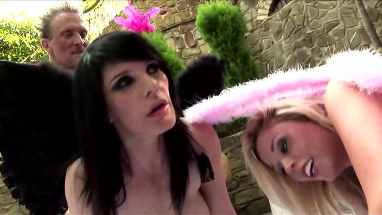 MMV BEST MOVIES AND CLIPS: Víla Kotě dopřát divokou venkovní trojku