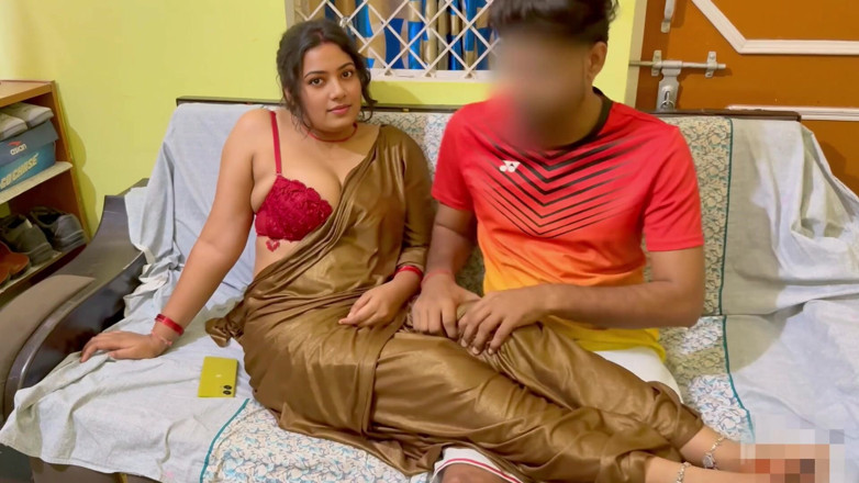 Hotty_ragini: Hot Bhabi Wants a Massage