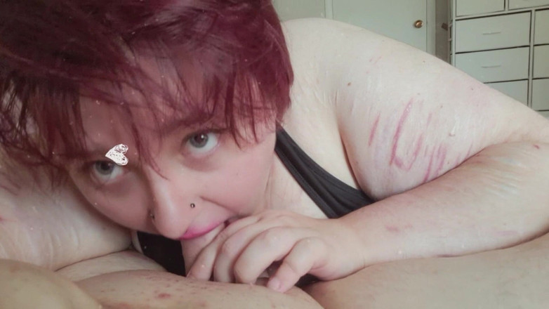 puppyrolls: Sentiasa antara kaki mereka, melayan mereka dengan baik!