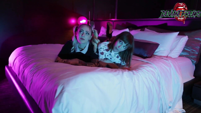 Deviant Freaks: Naughty collge girls anal threesome- BabySid, Alexa Nova, &amp; HellaSl00tz (Mr Smith)