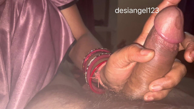 Desiangle: デシ・インディアン・バービーが最高のフェラチオを披露