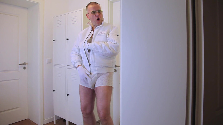 GERMANE_XL: Alpha Hunk Berlin putih 2